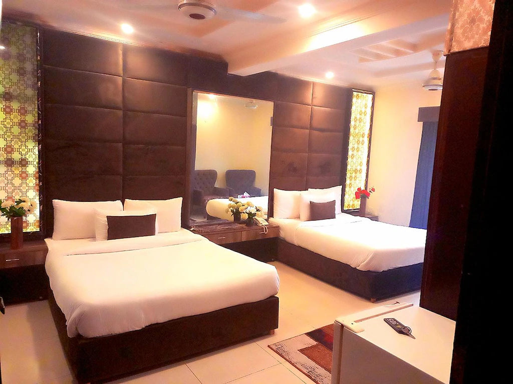 203– 2 Master Beds | PKR 9,500 |Adams Lodge F-7 Capacity: 4 Guests