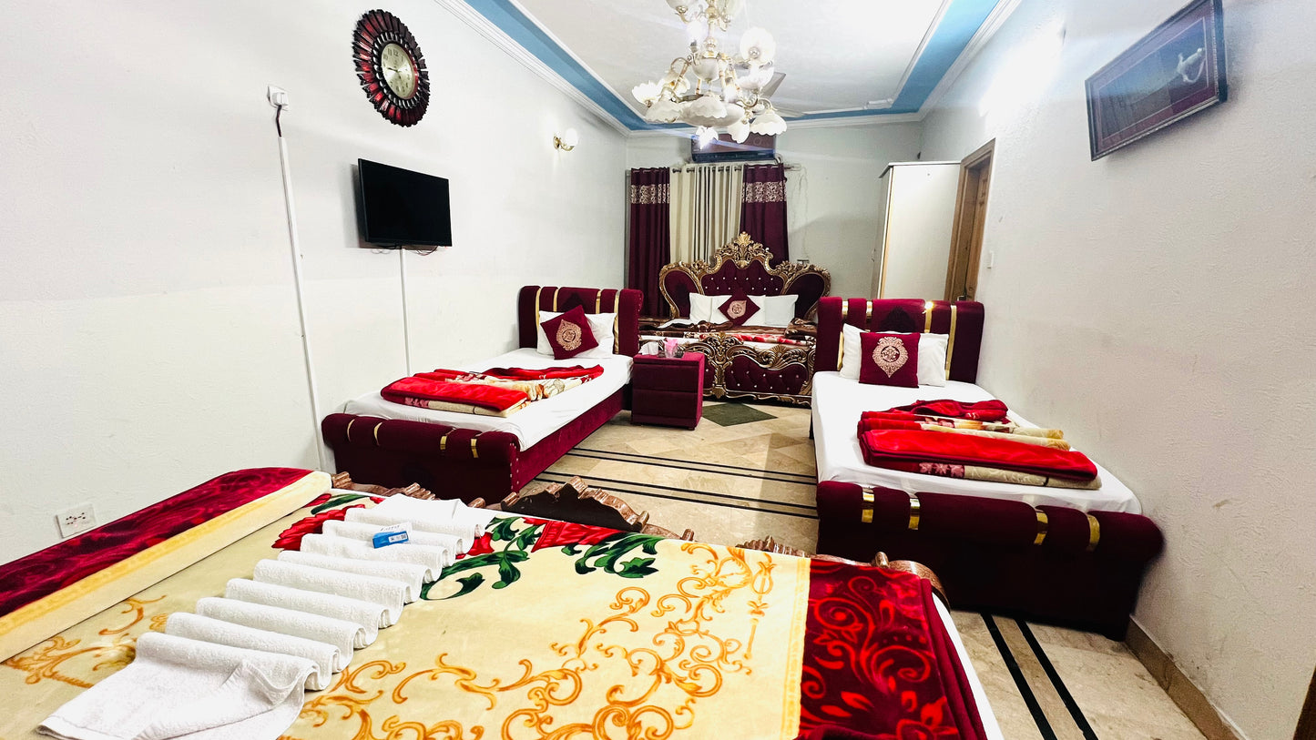 F-3 Family suit Room 6-8 Persons Space