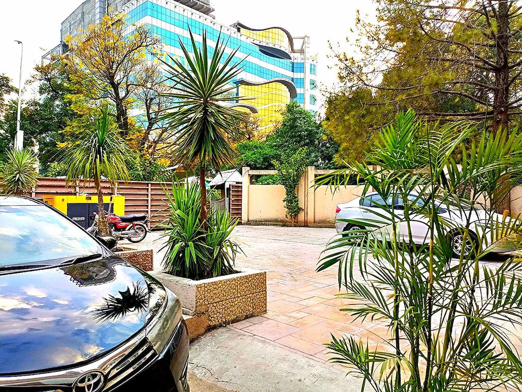 G2 – Master Bed + Single Bed | Galaxy Lodge Price: PKR 8,500 / night Capacity: 3 Guests