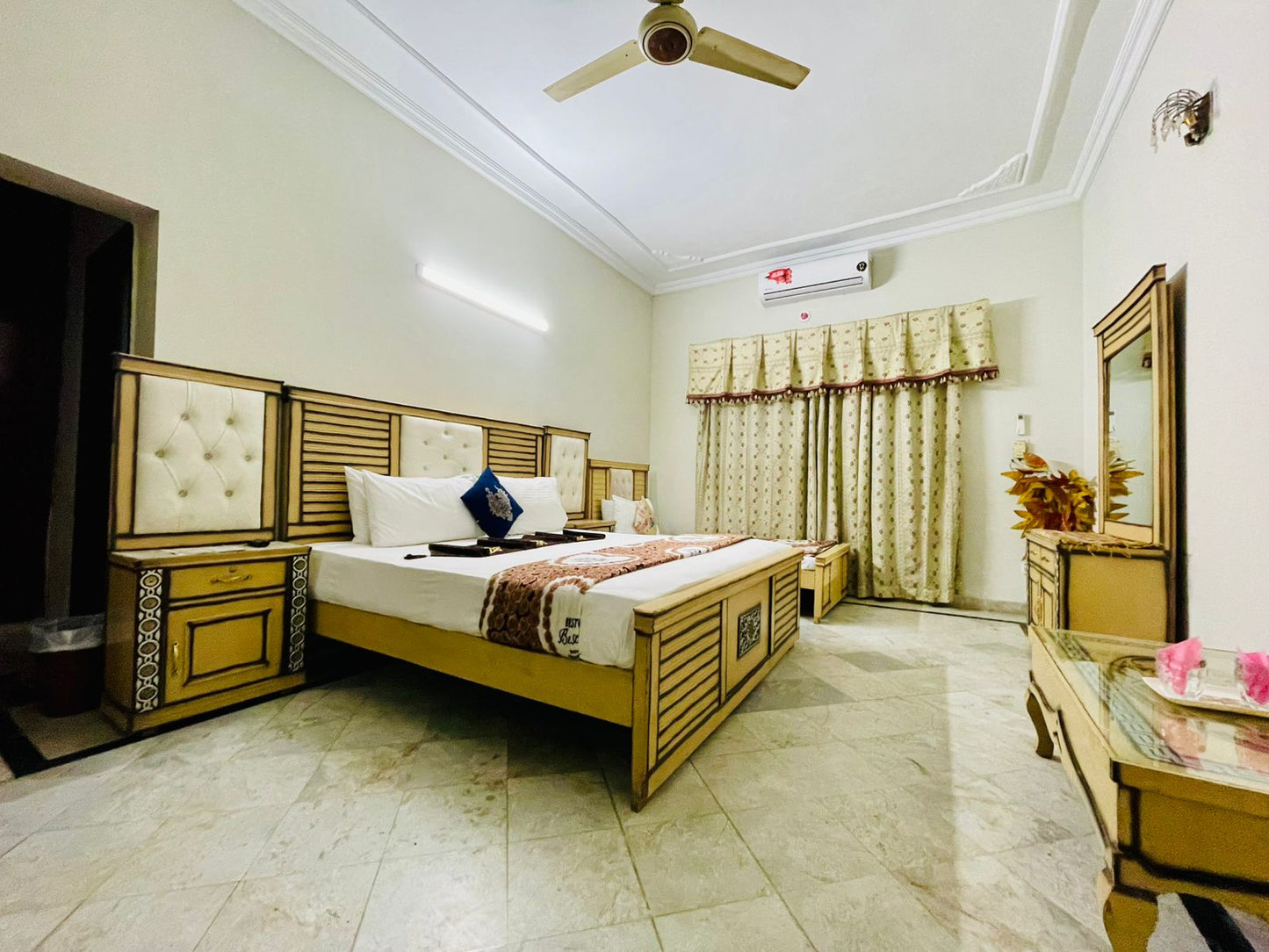 SkyBnB G-9/3 Islamabad | H-24 Master Room | 2 Guests