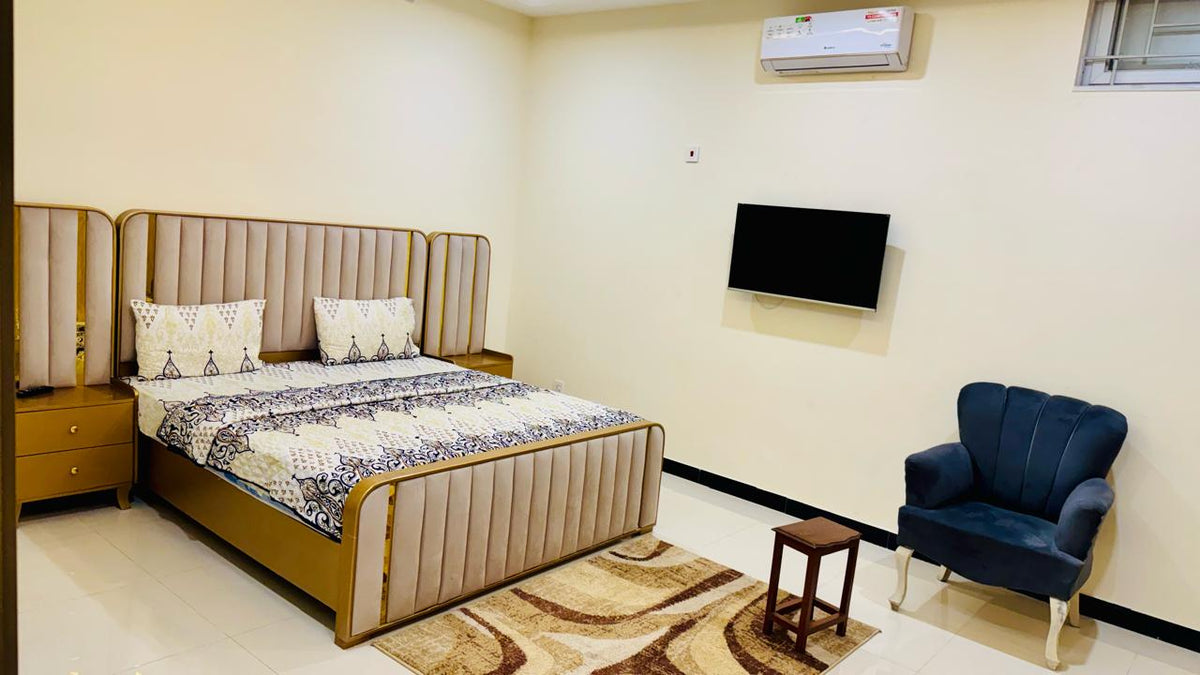 SkyBnB F-7 Islamabad | Master Room | 1 Master Bed | 2 Guests