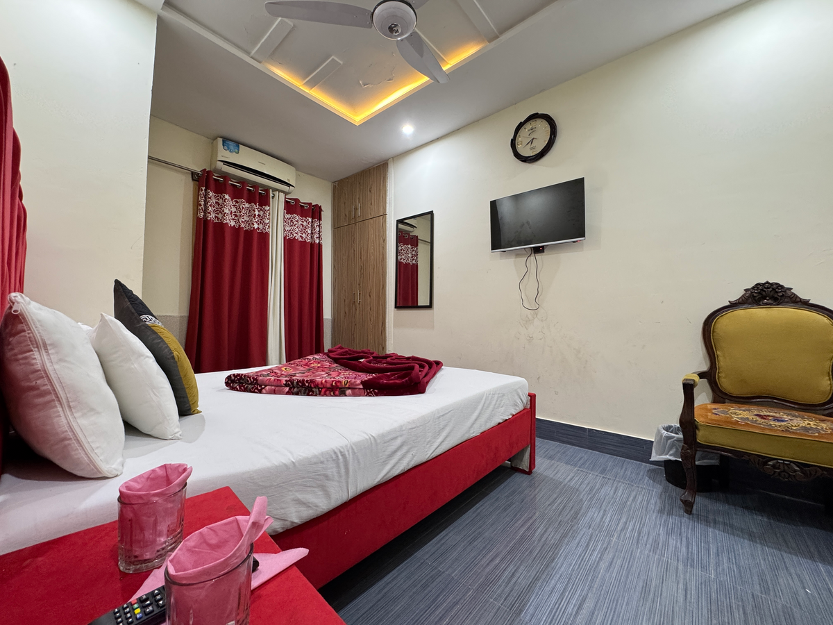 110 – Double Room, Royal Executive Residency