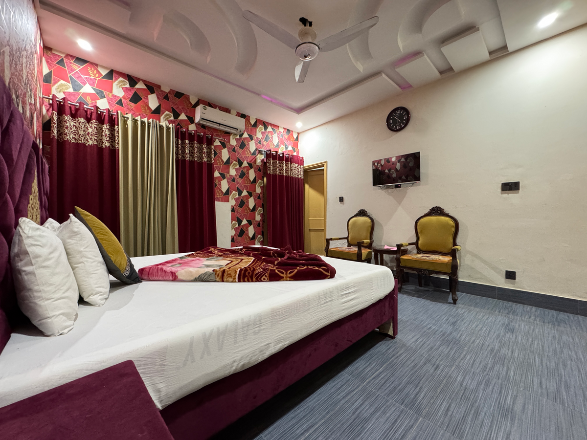 110 – Double Room, Royal Executive Residency