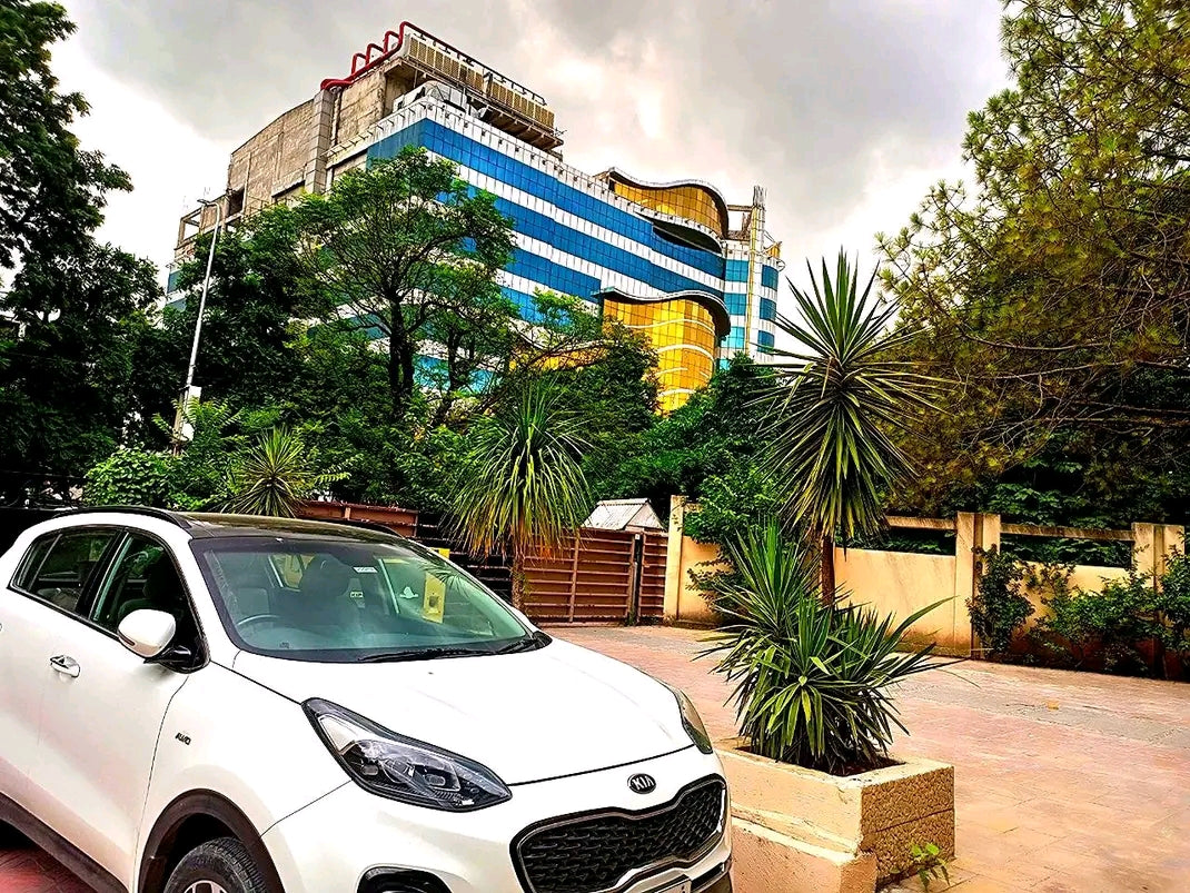 311 – 2 Master Beds | PKR 9,500 | Adams Lodge F-7  Capacity: 4 Guests