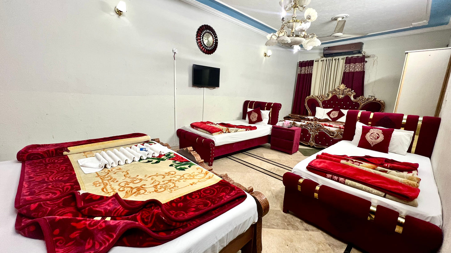 F-3 Family suit Room 6-8 Persons Space