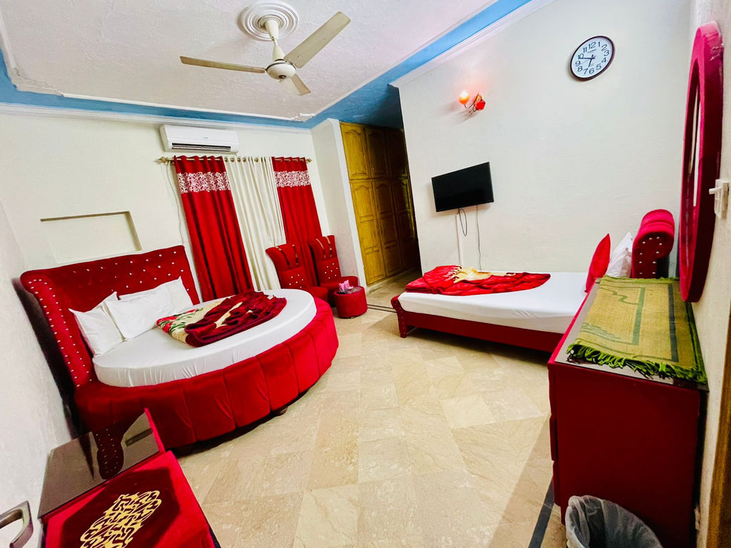 F-1 – Cupple Room 1 Bed 3 Person Apartment G-9 Islamabad Rs 8900