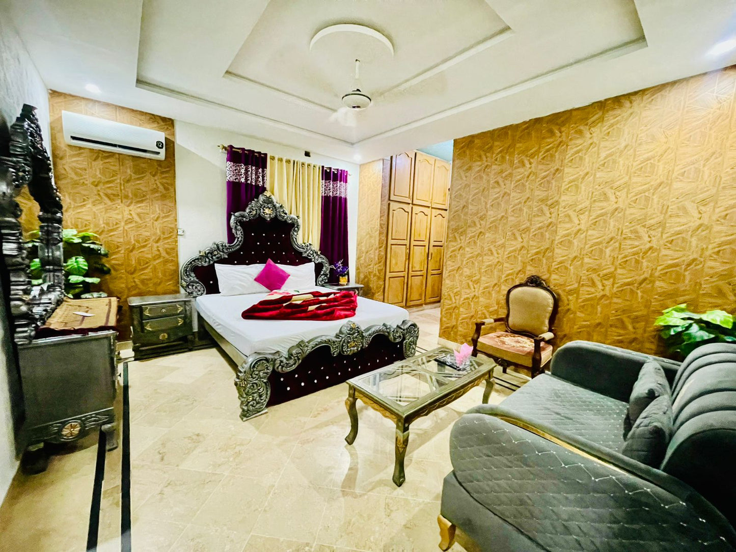 G1 – Master Bed | Galaxy Lodge  Price: PKR 6,000 / night Capacity: 2 Guests