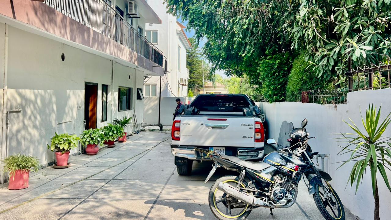 Triple Room | 3 Guests | F-7/1 Islamabad | Daily Stay from Rs. 8,900 | SkyBnB