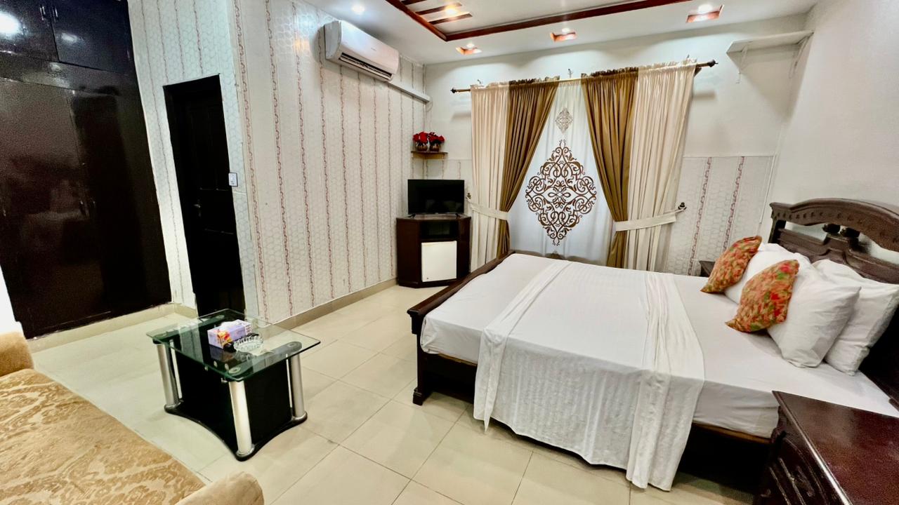 Triple Room | 3 Guests | F-7/1 Islamabad | Daily Stay from Rs. 8,900 | SkyBnB