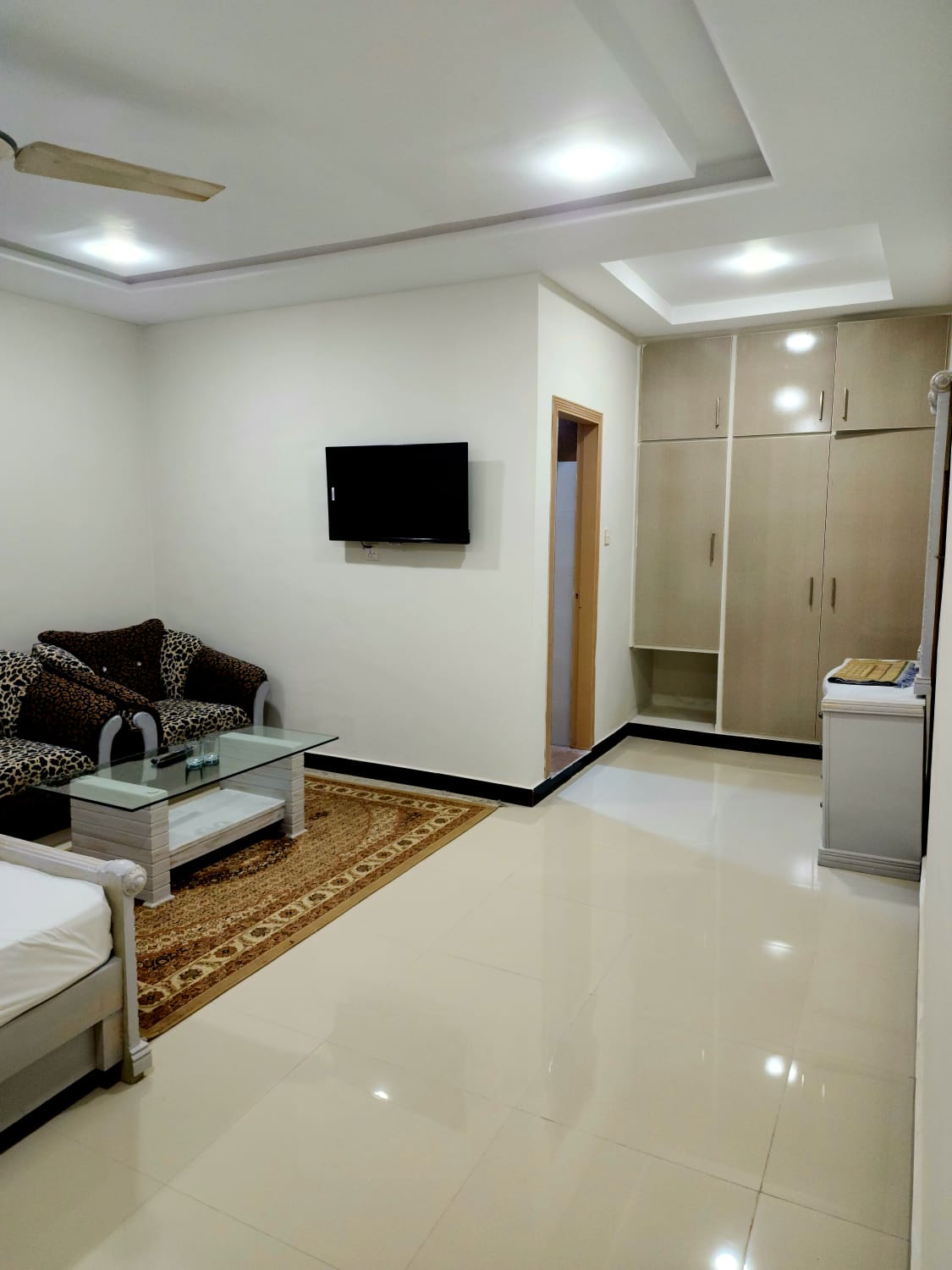 SkyBnB F-7/4 Islamabad | Standard Single Room | 2 Guests