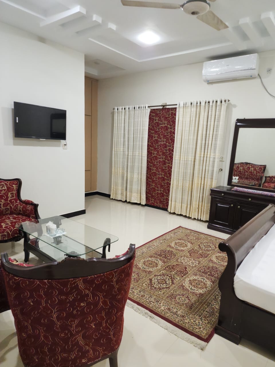 Family Room | 2 Master Beds | 4+ Guests SkyBnB F-7/4 Islamabad |