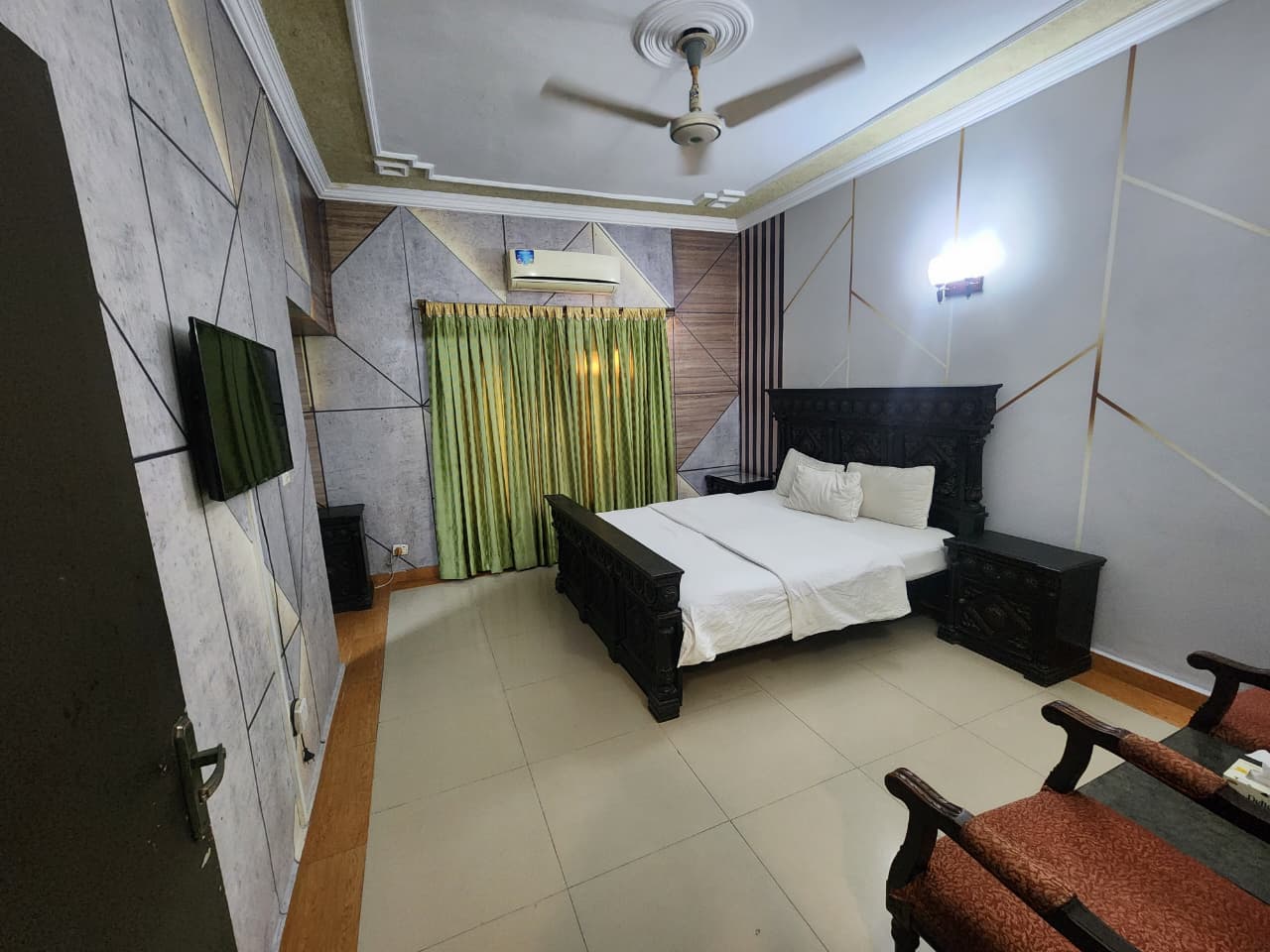 SkyBnB F-7/4 Islamabad | Standard Single Room | 2 Guests