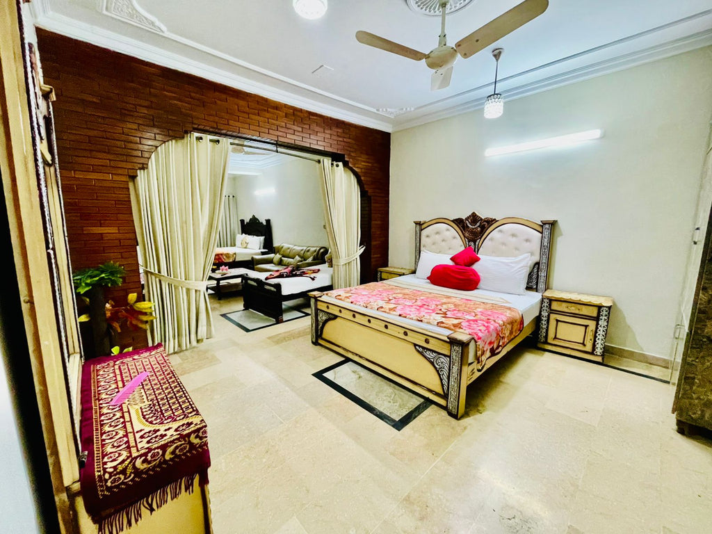 G-9/3 Islamabad | Master Plus Room | Single Beds | 3 Guests |SkyBnb