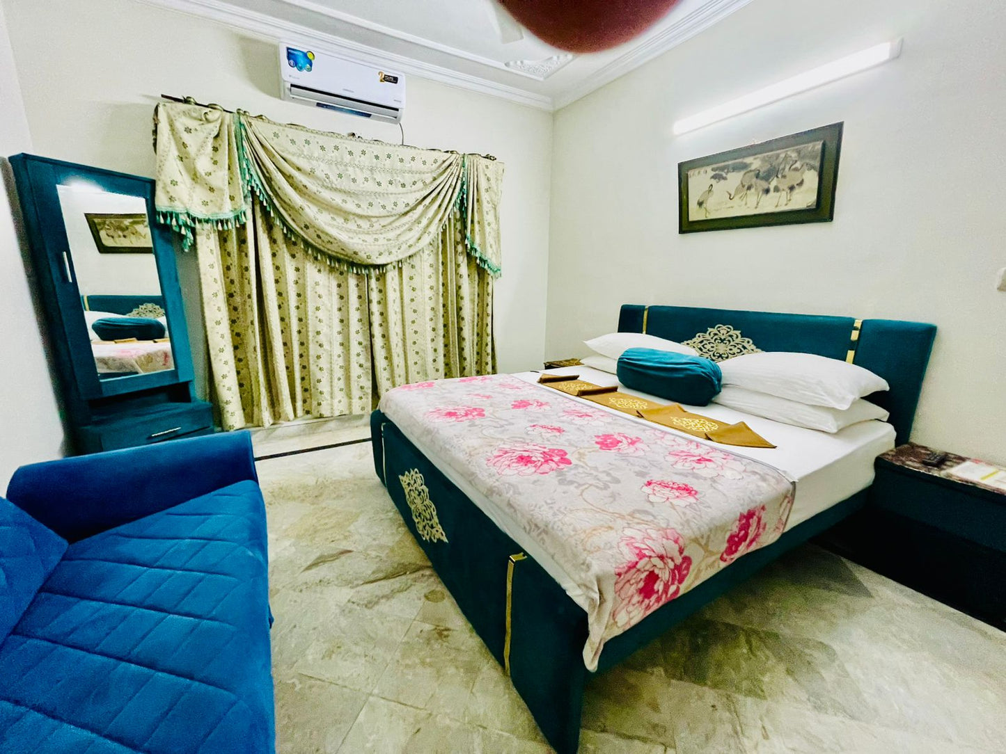 SkyBnB G-9/3 Islamabad | H-24 Master Room | 2 Guests