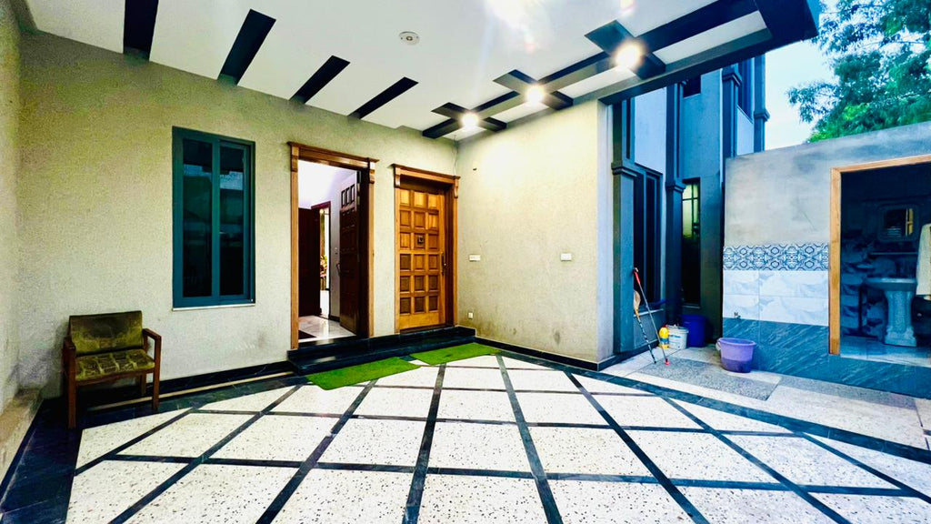 G-9/4 Islamabad | Deluxe Double Master Room for 3–4 Guests Rs. 8900