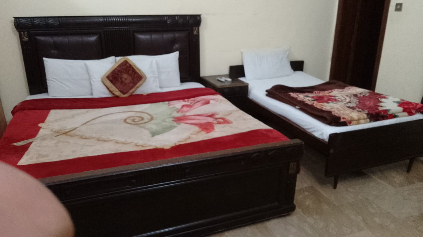 SkyBnB G-9/3 Islamabad | Master Plus Room | 3 Guests