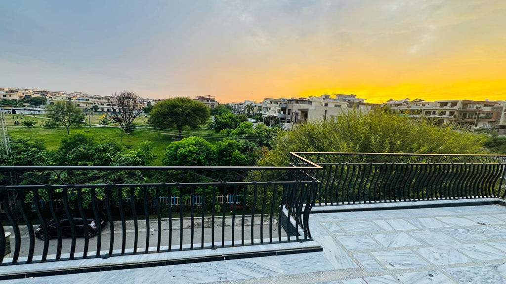 SkyBnB G-13/3 Islamabad | Standard Room | 3 Single Beds | 3 Guests