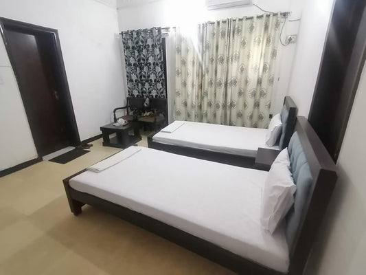 SkyBnB Lux Lounge F-6/1 Islamabad | Master Room | 1 Master Bed | 2 Guests