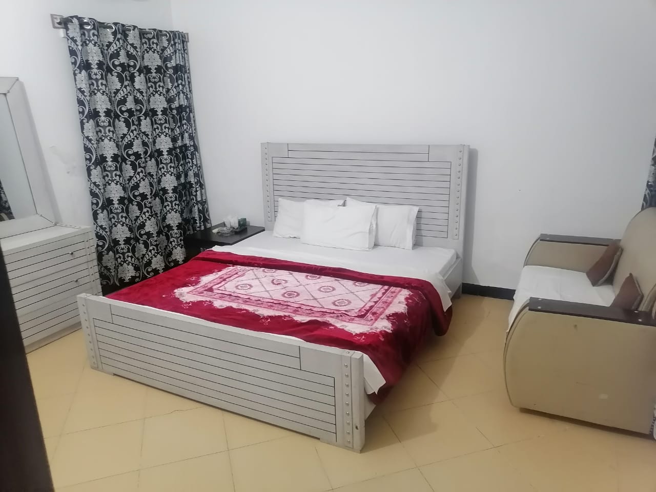 SkyBnB Lux Lounge F-6/1 Islamabad | Master Room | 1 Master Bed | 2 Guests