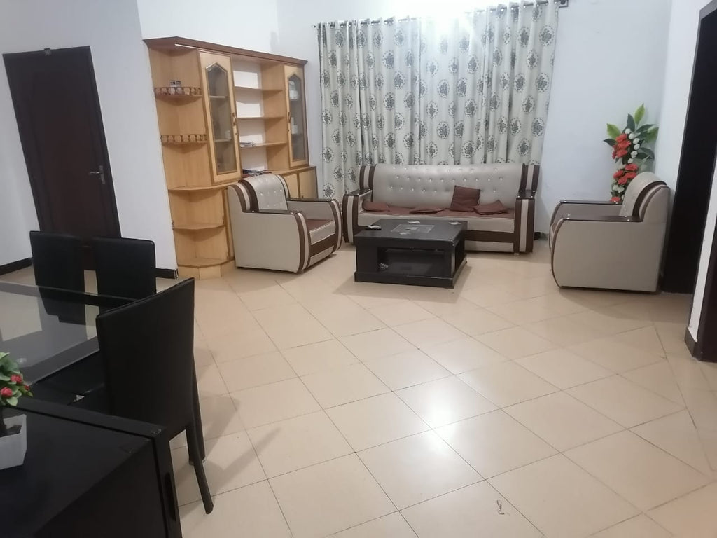 SkyBnB Lux Lounge F-6/1 Islamabad | Master Room | 1 Master Bed | 2 Guests