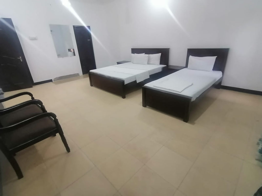 SkyBnB Lux Lounge F-6/1 Islamabad | Deluxe Room | 1 Master Bed + 1 Single Bed | 3 Guests