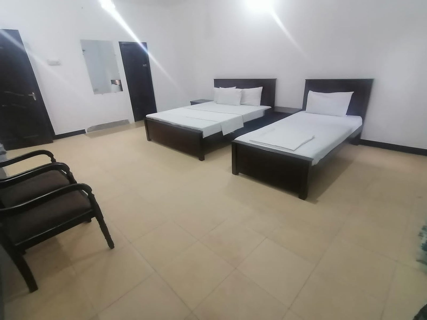 SkyBnB Lux Lounge F-6/1 Islamabad | Deluxe Room | 1 Master Bed + 1 Single Bed | 3 Guests