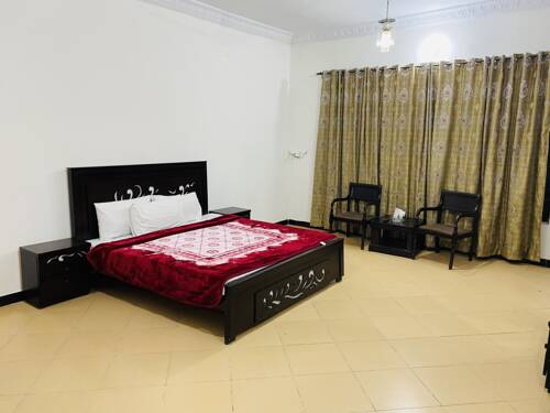 SkyBnB Lux Lounge F-6/1 Islamabad | Master Room | 1 Master Bed | 2 Guests