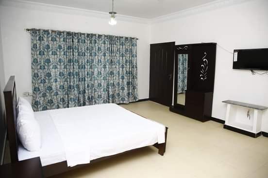 SkyBnB Lux Lounge F-6/1 Islamabad | Master Room | 1 Master Bed | 2 Guests