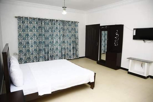 SkyBnB Lux Lounge F-6/1 Islamabad | Master Room | 1 Master Bed | 2 Guests