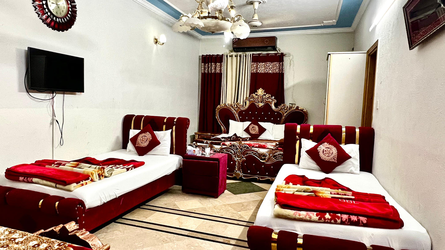 F-3 Family suit Room 6-8 Persons Space