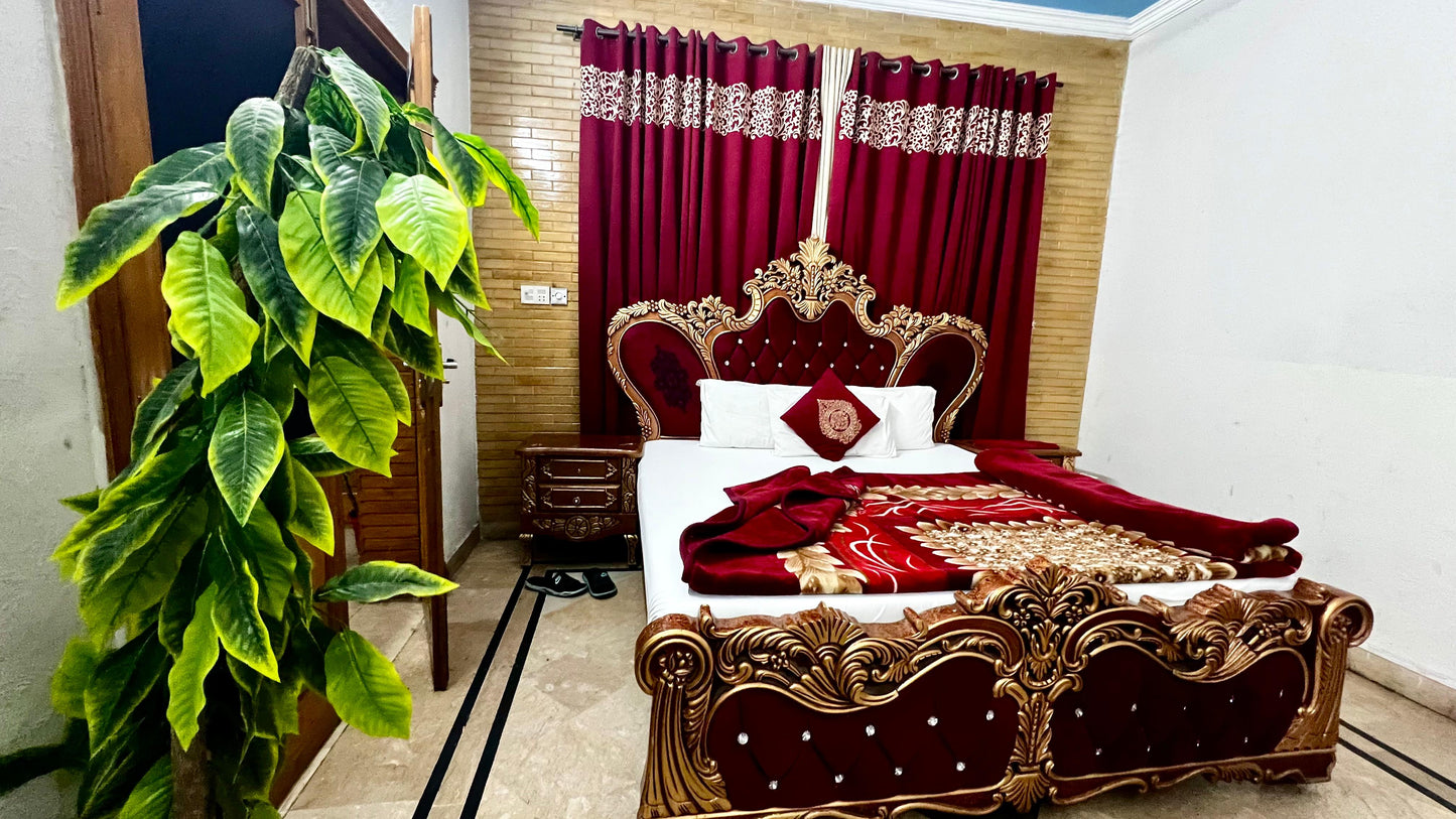 G1 – Master Bed | Galaxy Lodge  Price: PKR 6,000 / night Capacity: 2 Guests