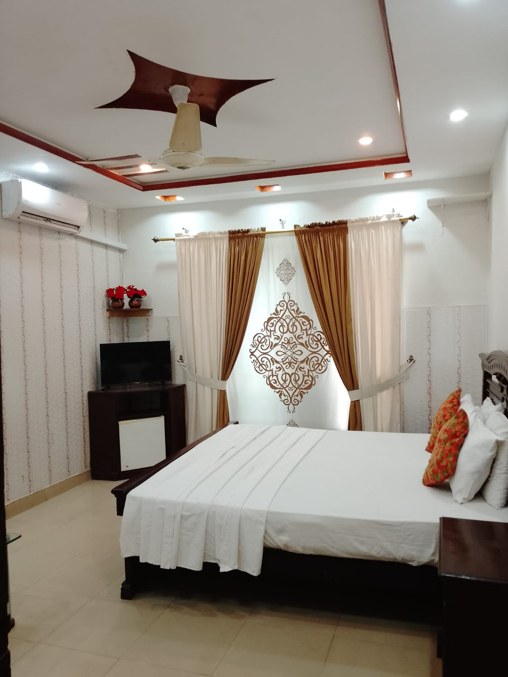 Family Room | 4 Guests | F-7/1 Islamabad | Daily Stay from Rs. 12,900 | SkyBnB
