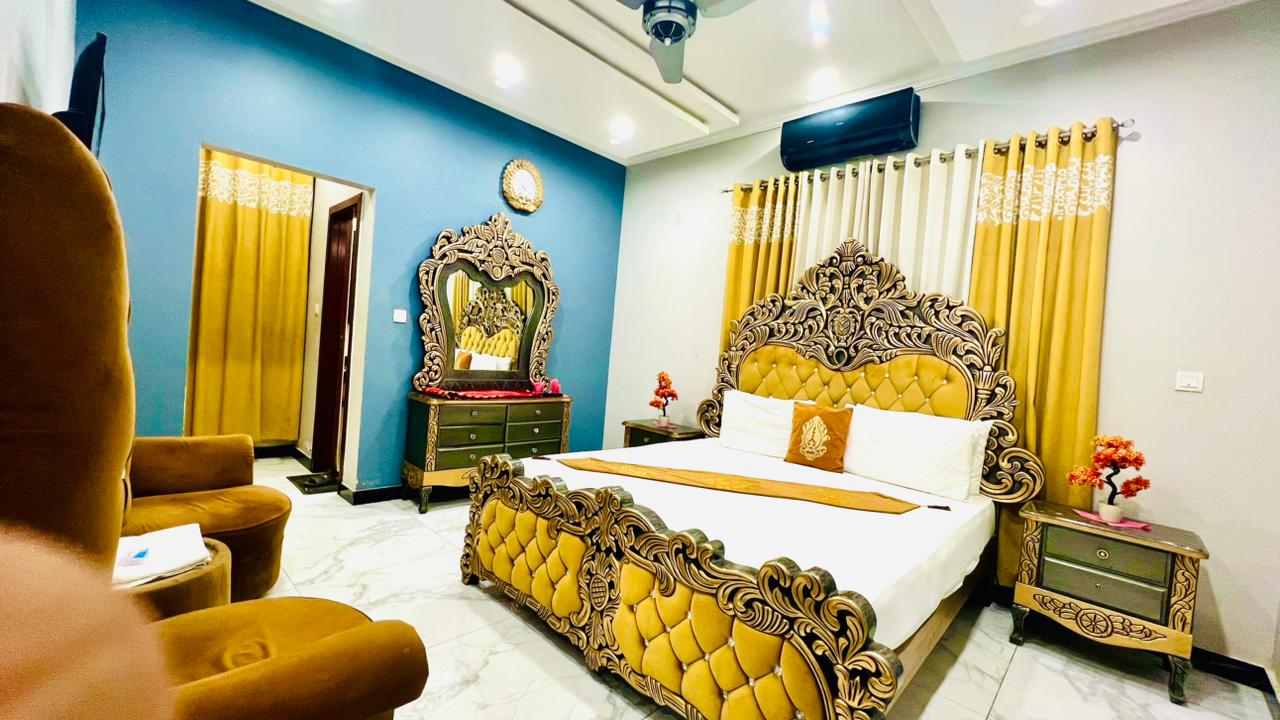 Master Bed 2 Persons  | Luxury International Guest House G-9/4 | PKR 6,900