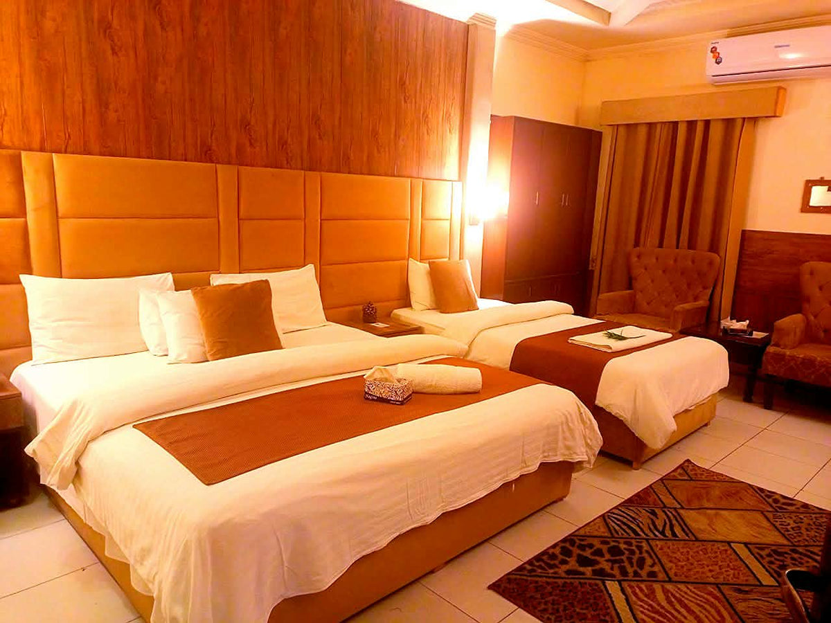 Adams Lodge F-7 Family Room